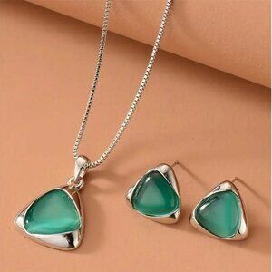 Elegant Geometric Necklace and Earrings Set – Green Triangle Pendant